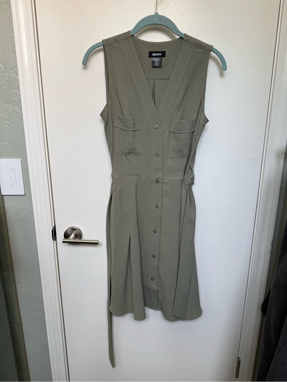 DKNY Sage Green Sleeveless Button-Front Dress with Self-Tie Waist and pockets